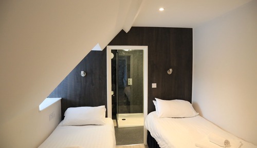 Standard Triple Room, Ensuite