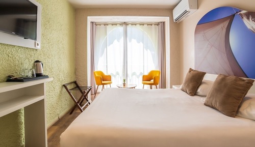 Double Room (Tribord)
