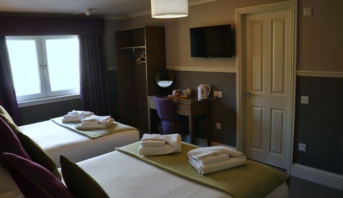 Standard Double or Twin Room, 1 Bedroom (Zip and Link)