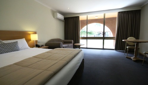 Executive Queen Room 