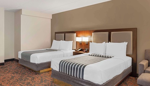 Standard Room, 2 Queen Beds, Accessible, Bathtub