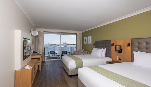 Water View Queen + Entry to Sea World