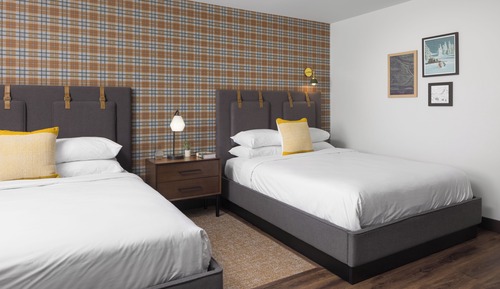 Teewinot Lodge Double Queen