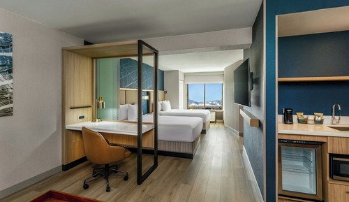 Room, Multiple Beds (View)