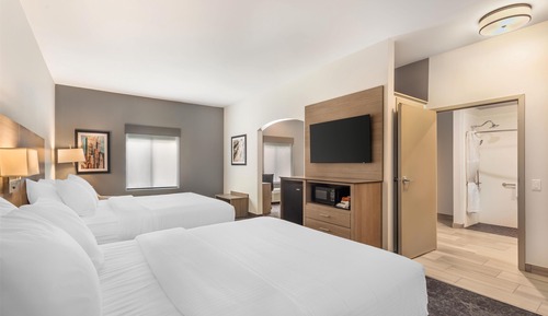 Suite, 2 Queen Beds, Accessible, Non Smoking (with Single Sofabed)