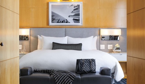 Prestige Suite, 1 Bedroom, Corner, 1 King Bed, 1 Sofabed