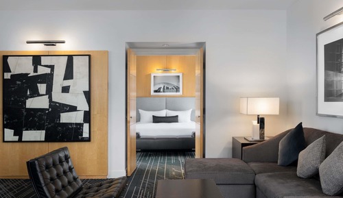 Magnifique Suite, 1 Bedroom, Corner, 1 King Bed, 1 Sofabed