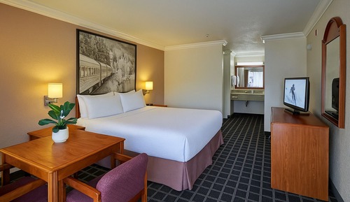 Executive Room, 1 King Bed, Kitchenette, Garden View