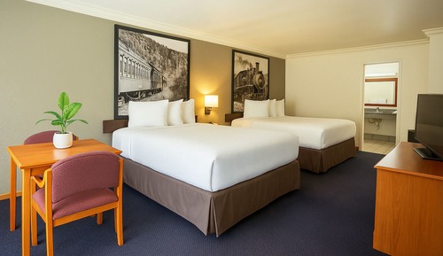 Deluxe Room, 2 Queen Beds, Accessible, Non Smoking (Mobility)