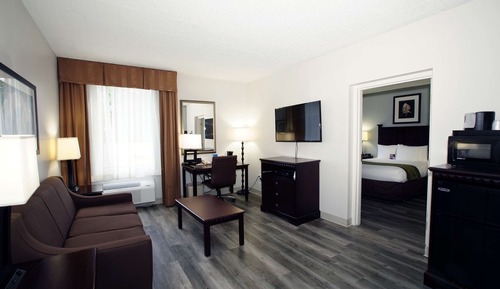 Suite, 1 King Bed, Non Smoking, Jetted Tub