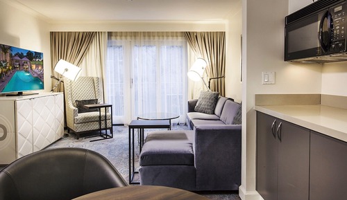 Premier Suite, 1 King Bed, Refrigerator & Microwave (Suite)
