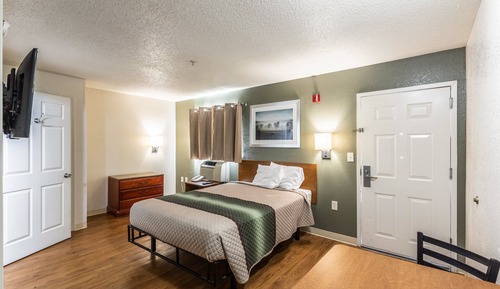 Studio, 1 Queen Bed, Smoking