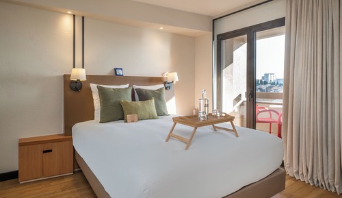 Studio, 1 Queen Bed, Terrace