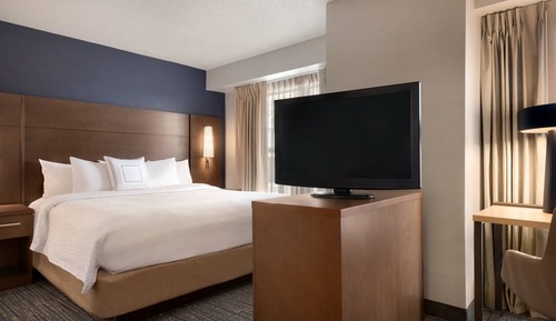 Studio, 1 King Bed (Mobility/Hearing Accessible, Tub)