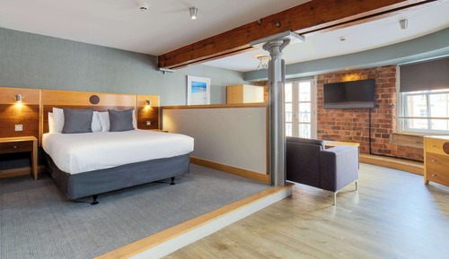 Suite, 1 Double Bed, Non Smoking (Larger Room;with Sofabed)