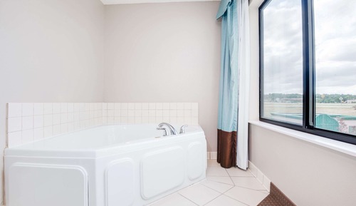 Deluxe Room, 1 King Bed, Accessible, Non Smoking (Mobility, Roll-In Shower)