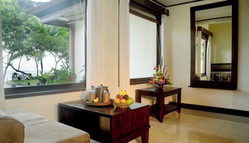 Deluxe Beach Front Villa