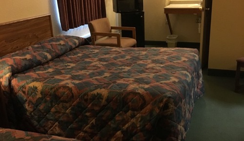 Standard Room, 2 Queen Beds (Queen Pet Friendly)