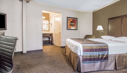 Room, 1 Queen Bed, Accessible, Non Smoking (Mobility/Hearing)