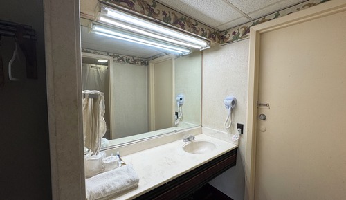 Standard Room, 1 King Bed, Non Smoking