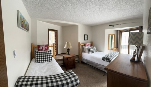 Deluxe Condo, 2 Bedrooms, Fireplace