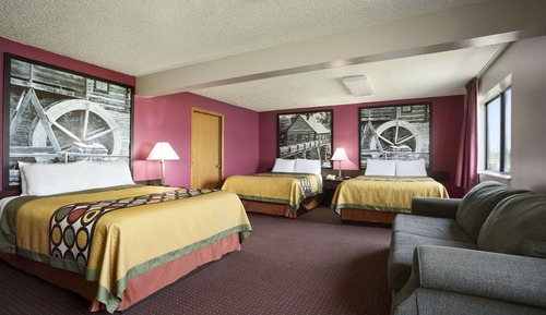 Room, Multiple Beds, Microwave