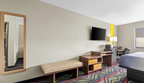 Suite, 1 King Bed, Non Smoking, Refrigerator