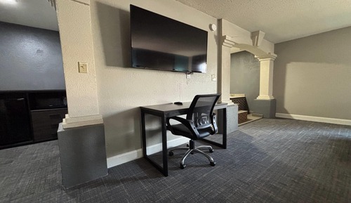 Suite, 1 King Bed, Smoking