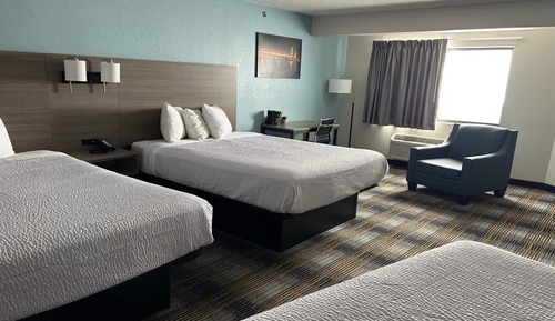 Room, Multiple Beds, Non Smoking, Lake View