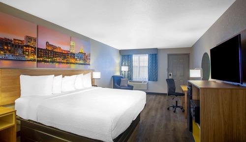 Standard Room, 1 King Bed