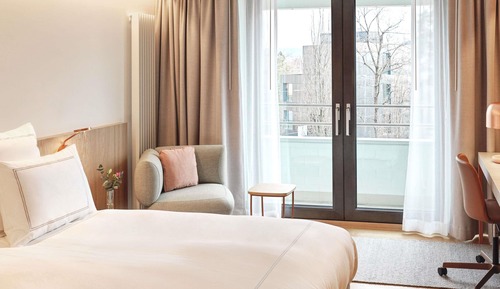 Premier Room, 1 Double Bed (Small Balcony)