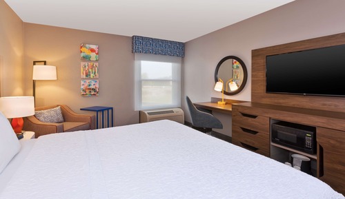 Studio, 1 King Bed, Non Smoking, Kitchen