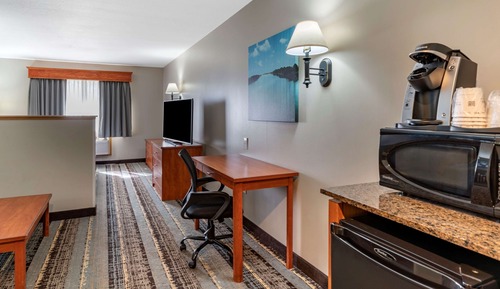 Standard Room, 1 King Bed, Non Smoking, Refrigerator & Microwave