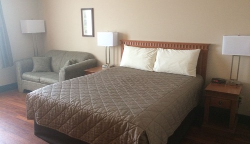 Basic Single Room, 1 Queen Bed