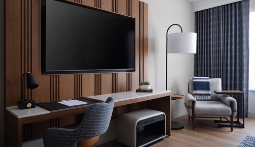 Club Room, 1 King Bed (Hearing Accessible)