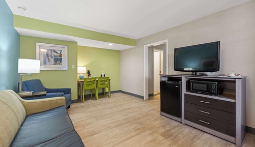 Suite, 1 King Bed, Non Smoking (with Sofabed)