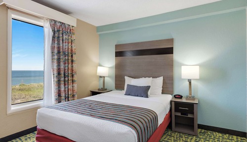 Suite, 2 Queen Beds, Non Smoking, Kitchen (Pet Friendly;with Sofabed)
