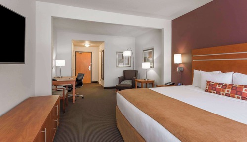 Deluxe, King Bed, Non Smoking