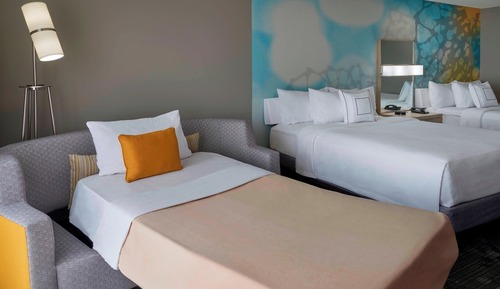 Room, Multiple Beds (Airport View)