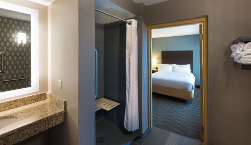 Room, 2 Queen Beds, Roll-in Shower (Communications Accessible)
