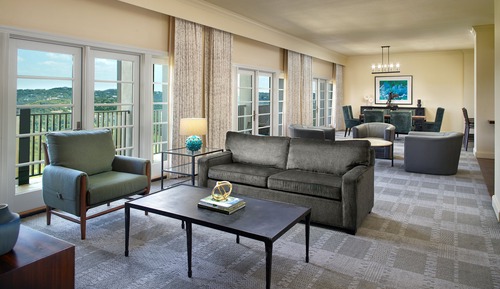 Luxury Suite, 1 King Bed, Accessible