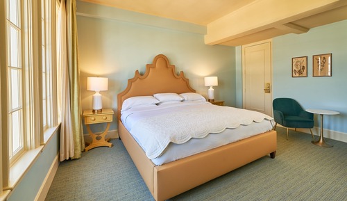 Deluxe Room, 1 King Bed, City View