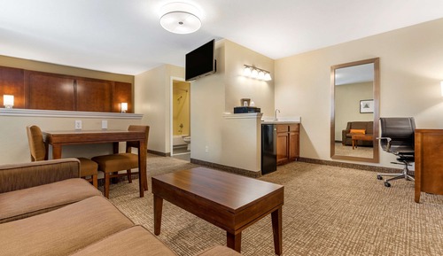 Room, Multiple Beds, Non Smoking (Upgrade)