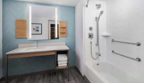 Room, 1 King Bed, Accessible, Bathtub