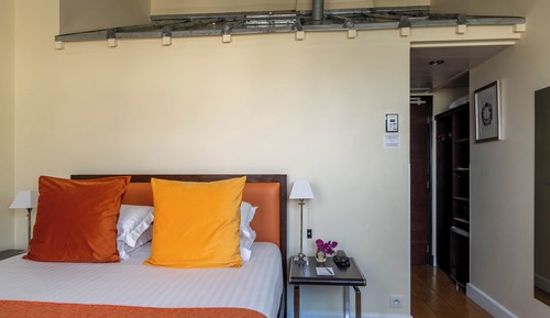 Double Room - Complimentary soft minibar,courtesy tray, Chromecast and digital press