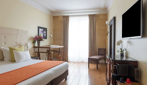 Family Room ( 2 Rooms) - Complimentary soft minibar,courtesy tray,Chromecast and digital press