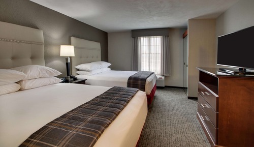 Suite, 2 Queen Beds, Kitchen (Upper Floor, Sofa Sleeper, 2 Rooms)