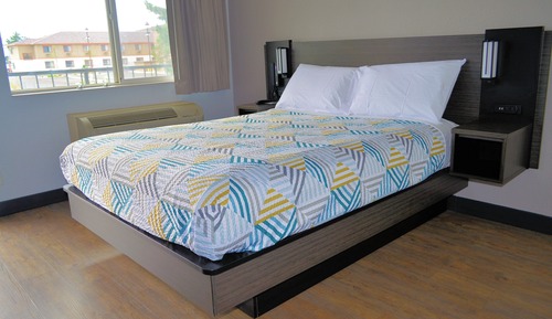 Standard Room, 1 Queen Bed, Non Smoking