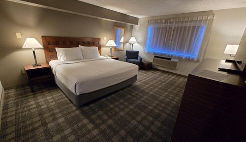 Standard Room, 1 King Bed, Accessible, Non Smoking