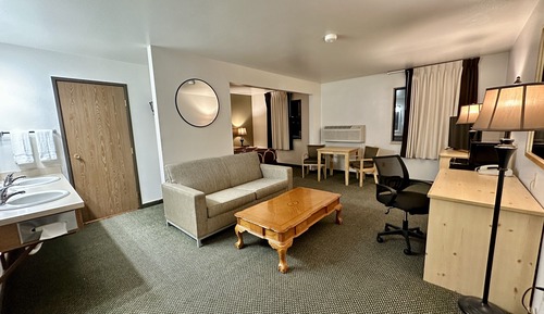 Suite, 1 King Bed, Non Smoking